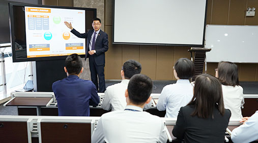 持续提高员工的合规意识，结合线下培训、线上微课、合规简报、合规资讯公众号、合规知识竞赛等形式多样的培训、宣传，培育合规文化，使员工充分了解公司和个人在贸易合规上的义务和责任，理解和贯彻合规创造价值的理念。